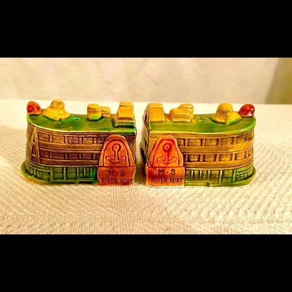 Vintage M.S.RIVER BOAT Salt & Pepper Shakers Set, Very Good Condition Super Cool - Picture 1 of 9